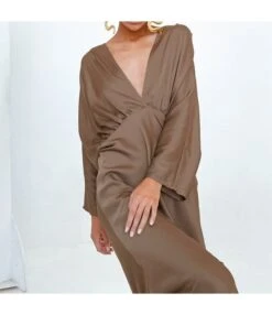 Pleated Long-Sleeved Loose-Fitting V-Neck Maxi Dress Wholesale Dresses SDV463837 -OTIS Clothing Shop 3159e925 7dd7 4e77 9497 3e71c1a6b95b 1fdf5604386fb53cc9f1a0477704dee1